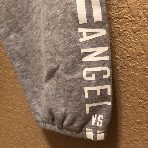 NWT Victoria’s Secret Angel Capri Joggers. Super soft & cute. VS Angel logo. - Picture 2 of 9